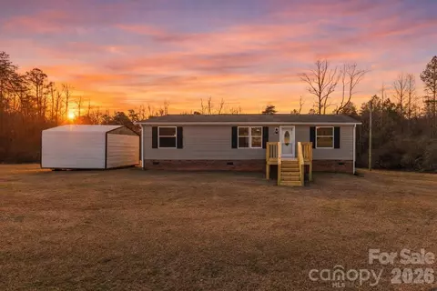 919 Lewittes Rd, Taylorsville, NC 28681