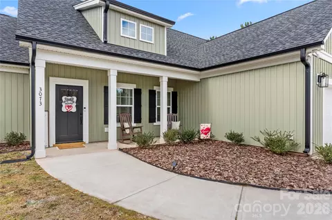 Exterior - 3073 Meadowcrest Dr, Clover, SC 29710 photo 2 of 6