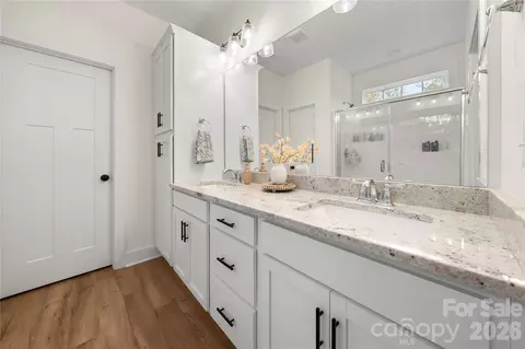 Bath - 3073 Meadowcrest Dr, Clover, SC 29710 photo 2 of 2