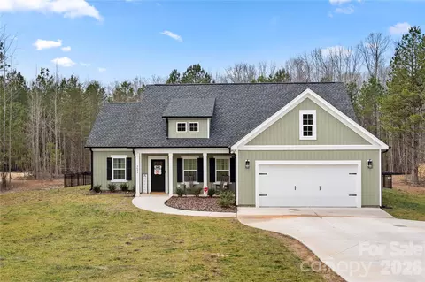 3073 Meadowcrest Dr, Clover, SC 29710