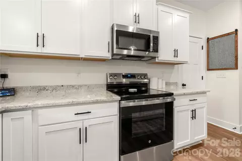 Kitchen - 3073 Meadowcrest Dr, Clover, SC 29710 photo 4 of 5