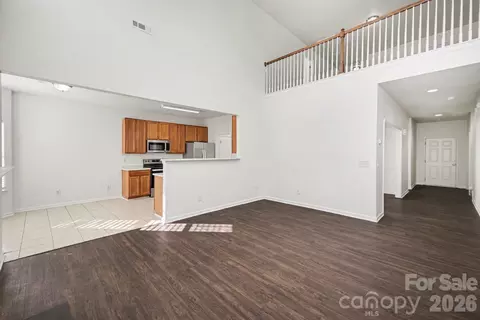 Living - 925 Southridge Dr, Monroe, NC 28112 photo 3 of 4