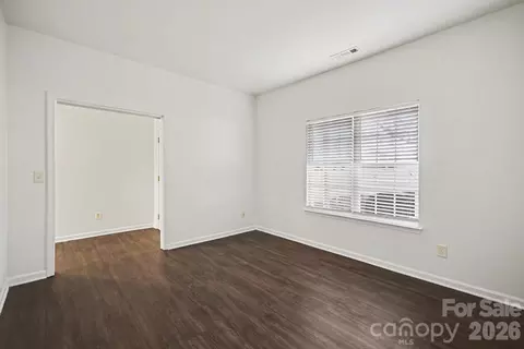 Living - 925 Southridge Dr, Monroe, NC 28112 photo 4 of 4