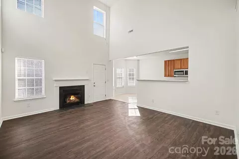 Living - 925 Southridge Dr, Monroe, NC 28112 photo 2 of 4