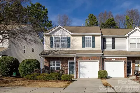 224 Azteca Dr, Matthews, NC 28104