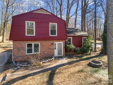 6200 Cross Creek Ln, Charlotte, NC 28212