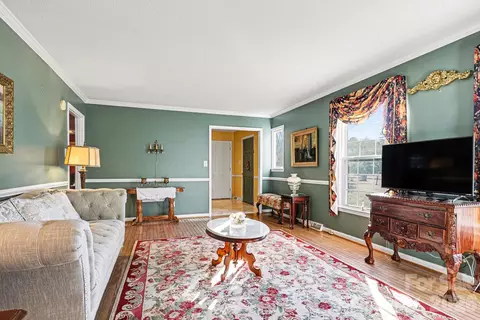 Living - 324 Windsor Dr, Salisbury, NC 28144 photo 2 of 3