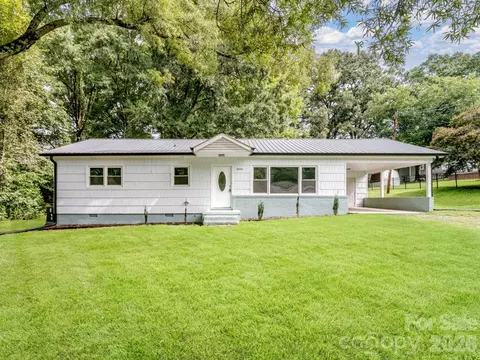 1806 Kingsley Dr, Albemarle, NC 28001