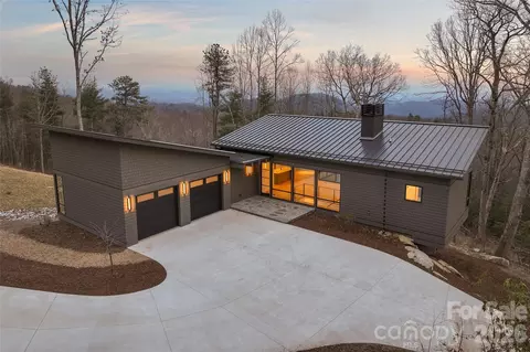 751 New Sprout Ln, Hendersonville, NC 28792