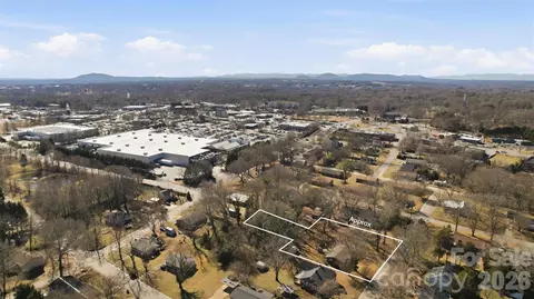 324 17th Ne Ave NE, Hickory, NC 28601