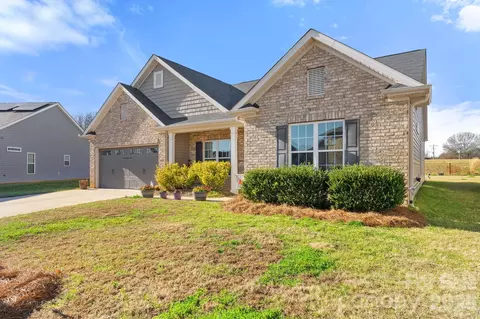 1378 Land Grove Dr, Kernersville, NC 27284