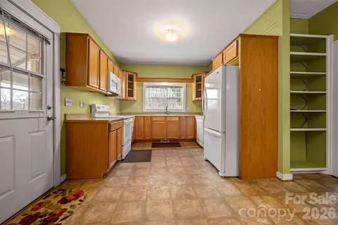 Kitchen - 711 Thermal View Dr, Tryon, NC 28782 photo 1 of 3
