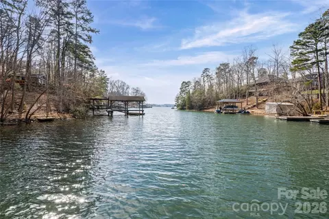 16631 Harbor View Rd, Charlotte, NC 28278