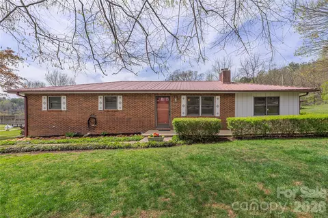 13 Forge Dr, Mills River, NC 28759
