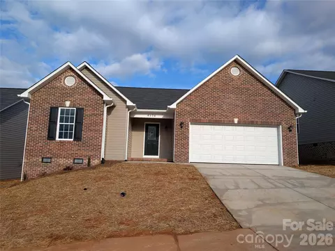 4178 Saltwood Dr, Hickory, NC 28602