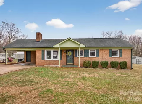 1406 Meandering Ln, Lincolnton, NC 28092