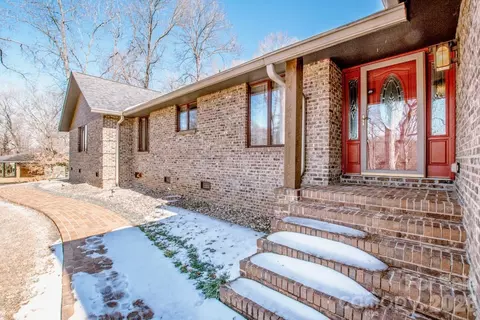 114 Old Mine Rd, Mount Holly, NC 28120