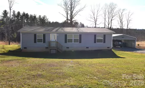 3891 Goshawk Dr, Lenoir, NC 28645