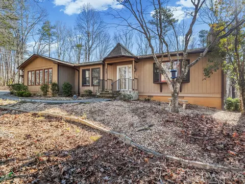 423 Mountain View Dr, Columbus, NC 28722
