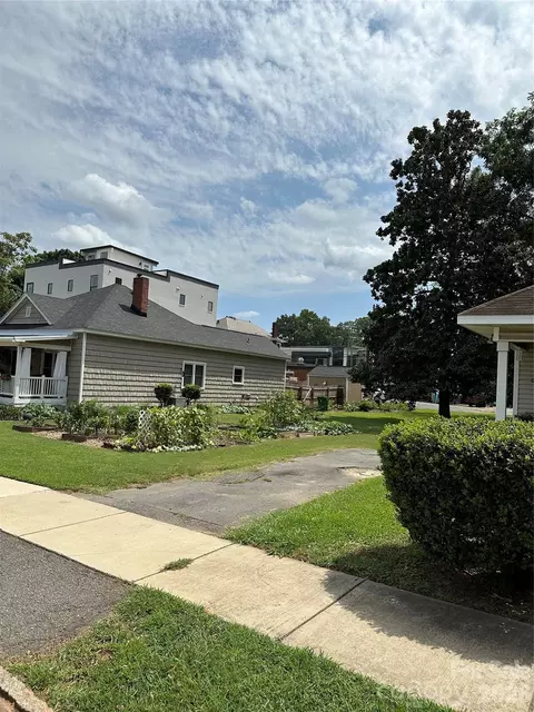 820 Cross Trail Dr, Charlotte, NC 28204