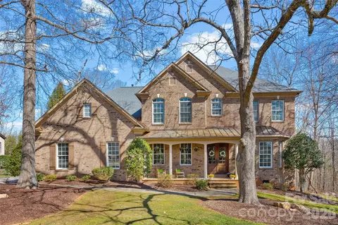 8238 Victoria Lake Dr, Waxhaw, NC 28173