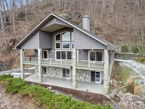579 Bryson Hts, Waynesville, NC 28786