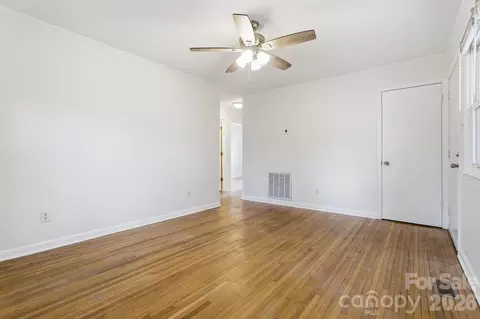 Living - 705 Gem St, Kannapolis, NC 28083 photo 3 of 4