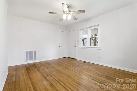 Living - 705 Gem St, Kannapolis, NC 28083 photo 2 of 4