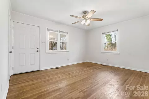 Living - 705 Gem St, Kannapolis, NC 28083 photo 1 of 4