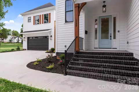 1529 Beckwith Pl, Charlotte, NC 28205