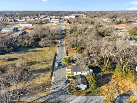 View/Area - 332 Dunlap St, Lancaster, SC 29720 photo 3 of 4