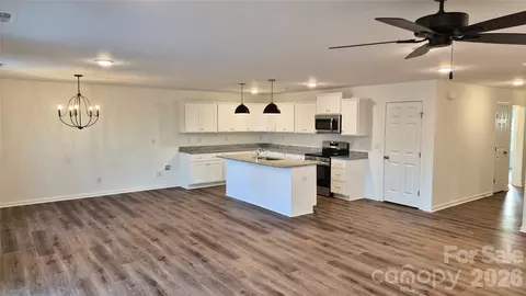 Living - 1048 Garnette Rd, Lancaster, SC 29720 photo 2 of 2