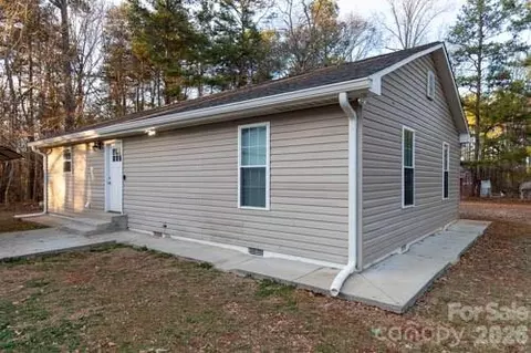 138 Pacific Dr, Statesville, NC 28677