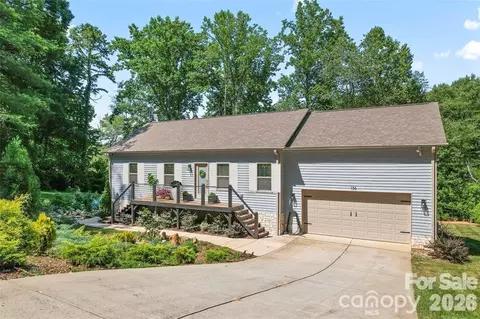 136 Huntington Ln, Mooresville, NC 28117