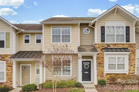 122 Chimney Rock Ln, Fort Mill, SC 29708