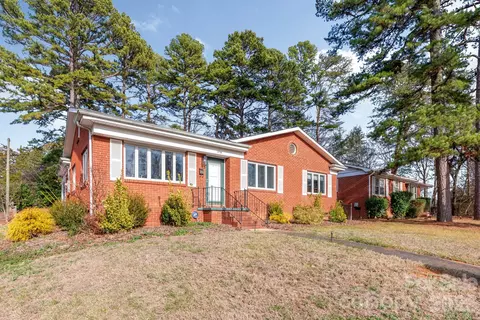 1708 Miles Ct, Charlotte, NC 28216