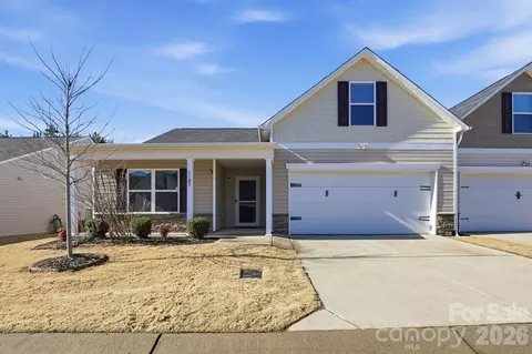 1105 Silvertrace Dr, Salisbury, NC 28144