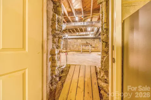 Entry Way - 22 Mountain Spring Ln, Canton, NC 28716 photo 5 of 6