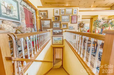 Entry Way - 22 Mountain Spring Ln, Canton, NC 28716 photo 4 of 6