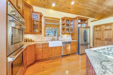 Kitchen - 22 Mountain Spring Ln, Canton, NC 28716 photo 4 of 4
