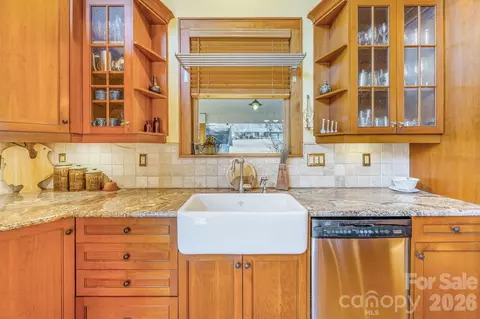 Kitchen - 22 Mountain Spring Ln, Canton, NC 28716 photo 3 of 4
