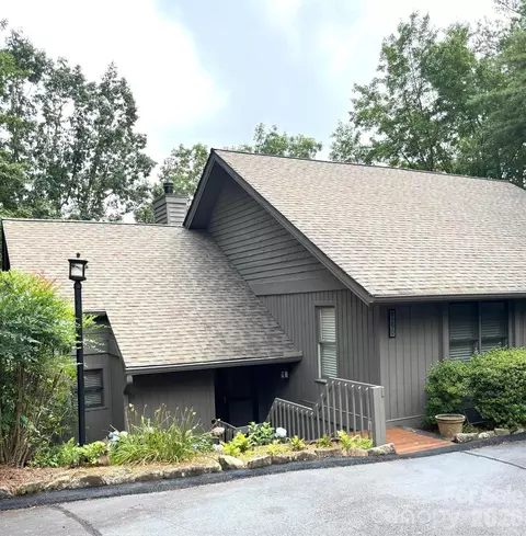 150 Racquet Club Villas Dr, Sapphire, NC 28774
