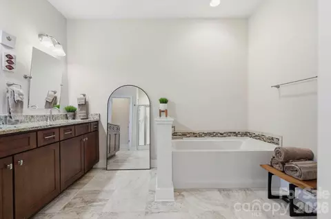 Bath - 22 River Bend Ln, Fletcher, NC 28732 photo 2 of 4