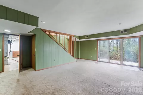 Living - 277 Fairlane Rd, Columbus, NC 28722 photo 6 of 8