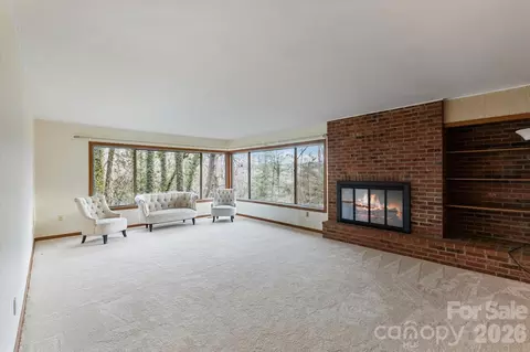 Living - 277 Fairlane Rd, Columbus, NC 28722 photo 2 of 8