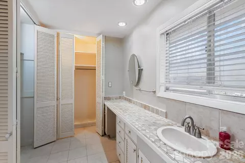 Bath - 277 Fairlane Rd, Columbus, NC 28722 photo 1 of 1