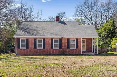 1654 Winthrop Ave, Lancaster, SC 29720