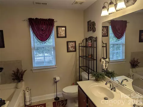 Bath - 3241 Ian Patrick Ave, Kannapolis, NC 28083 photo 1 of 3