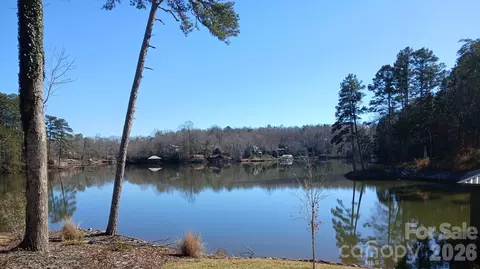 5747 Lake Pointe Dr, Granite Falls, NC 28630