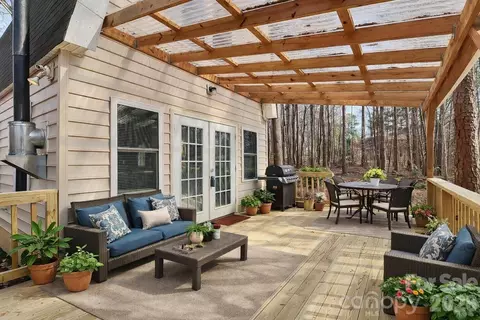 8591 Bartlett Rd, Mint Hill, NC 28227